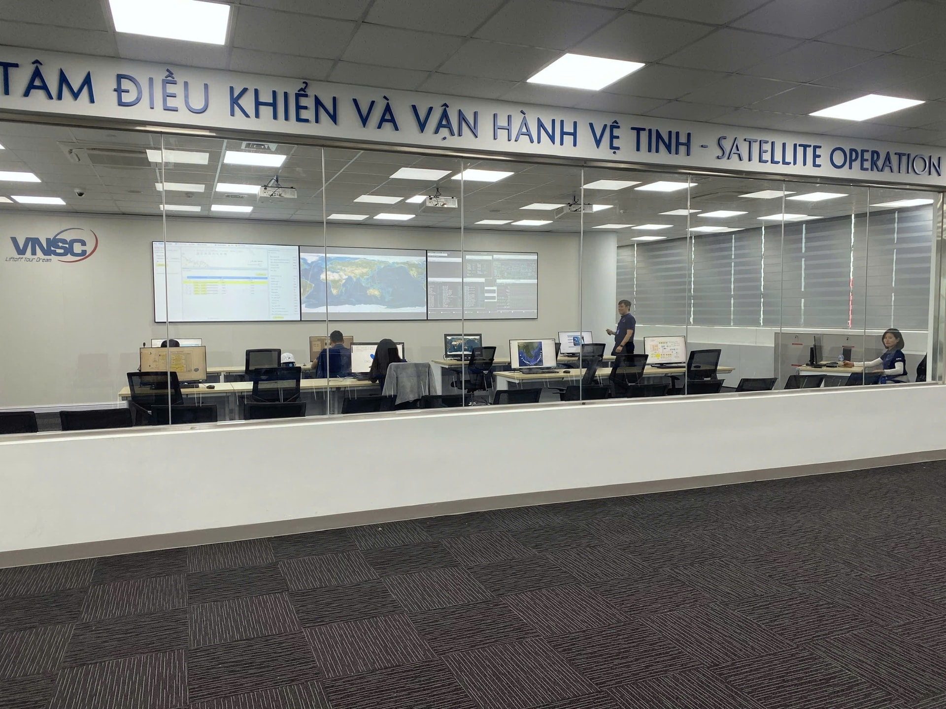 Khám phá không gian sáng tạo vệ tinh bên trong Trung tâm vũ trụ Việt Nam - Ảnh 10.