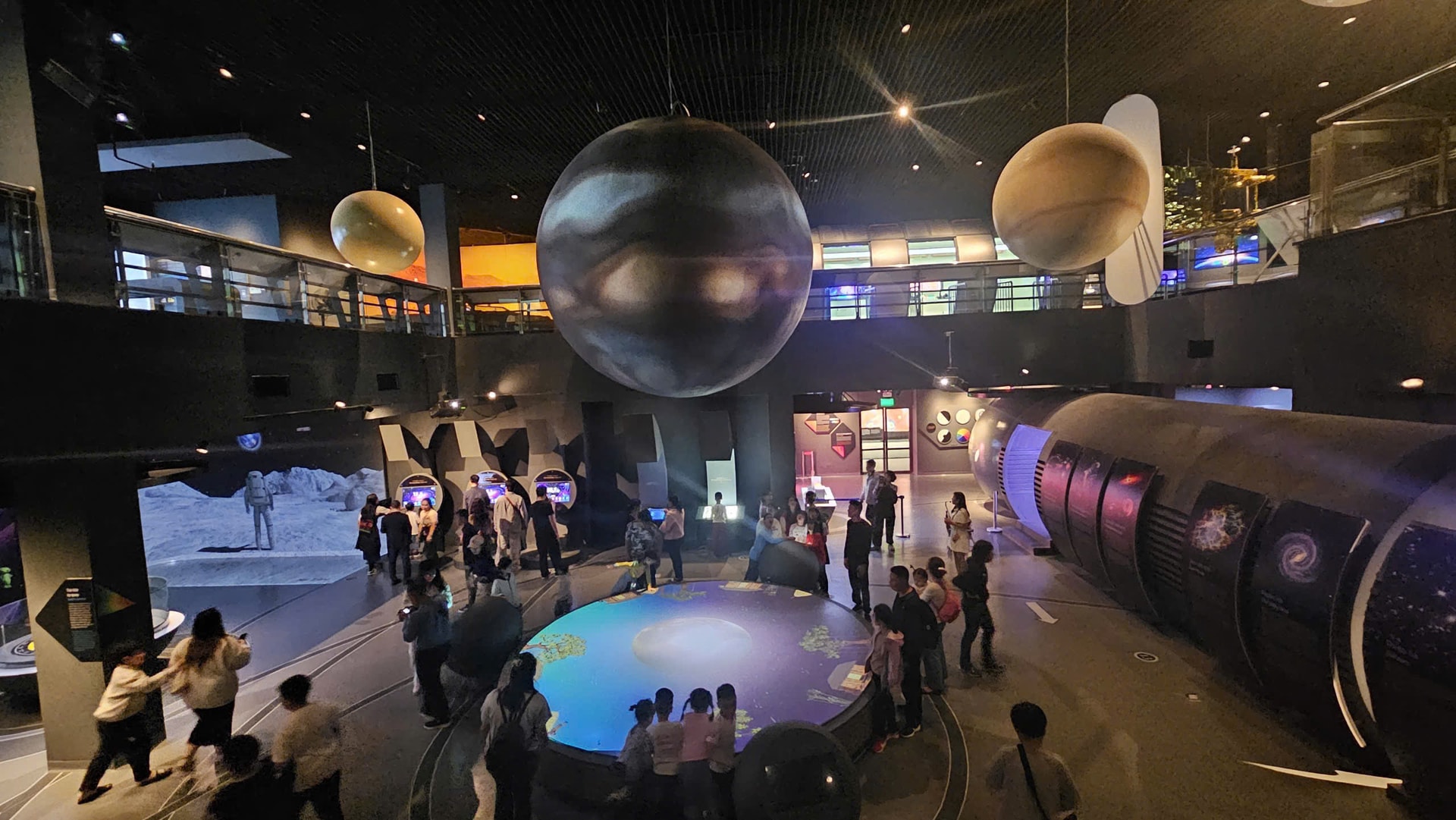 Khám phá không gian sáng tạo vệ tinh bên trong Trung tâm vũ trụ Việt Nam - Ảnh 5.