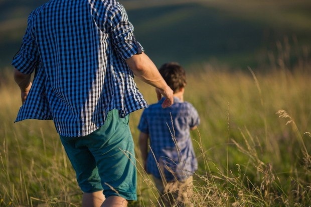 Những rủi ro khó ngờ khi phụ huynh đăng ảnh con lên mạng- Ảnh 1.