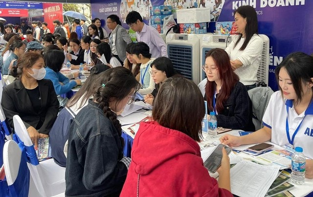 Vì sao nhiều sinh viên thôi học sau năm thứ nhất?- Ảnh 1. Vì sao nhiều sinh viên thôi học sau năm thứ nhất?- Ảnh 1.