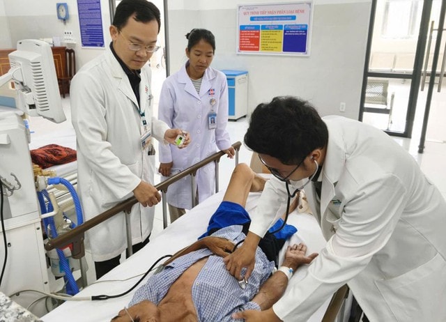 Du khách đột quỵ ở Côn Đảo được cứu sống nhờ chiến lược 'Drip-and-Ship'- Ảnh 1.