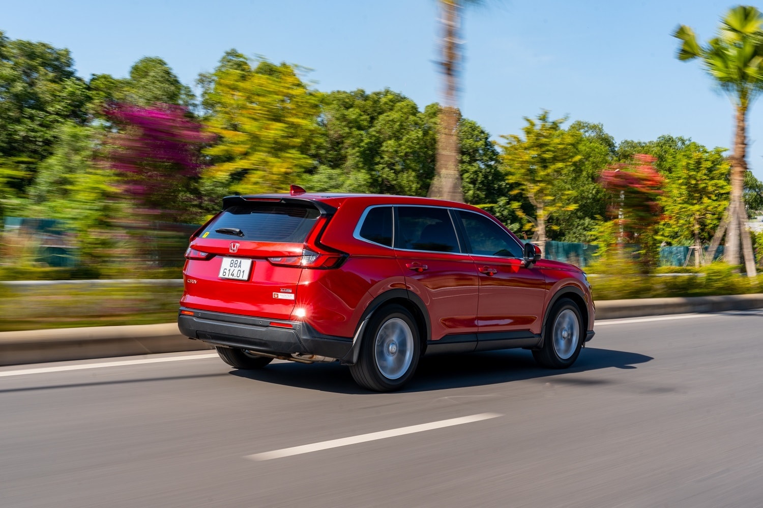 Honda CR-V 2026 bản xăng bổ sung trang bị, giá từ 1,039 tỷ đồng - 3