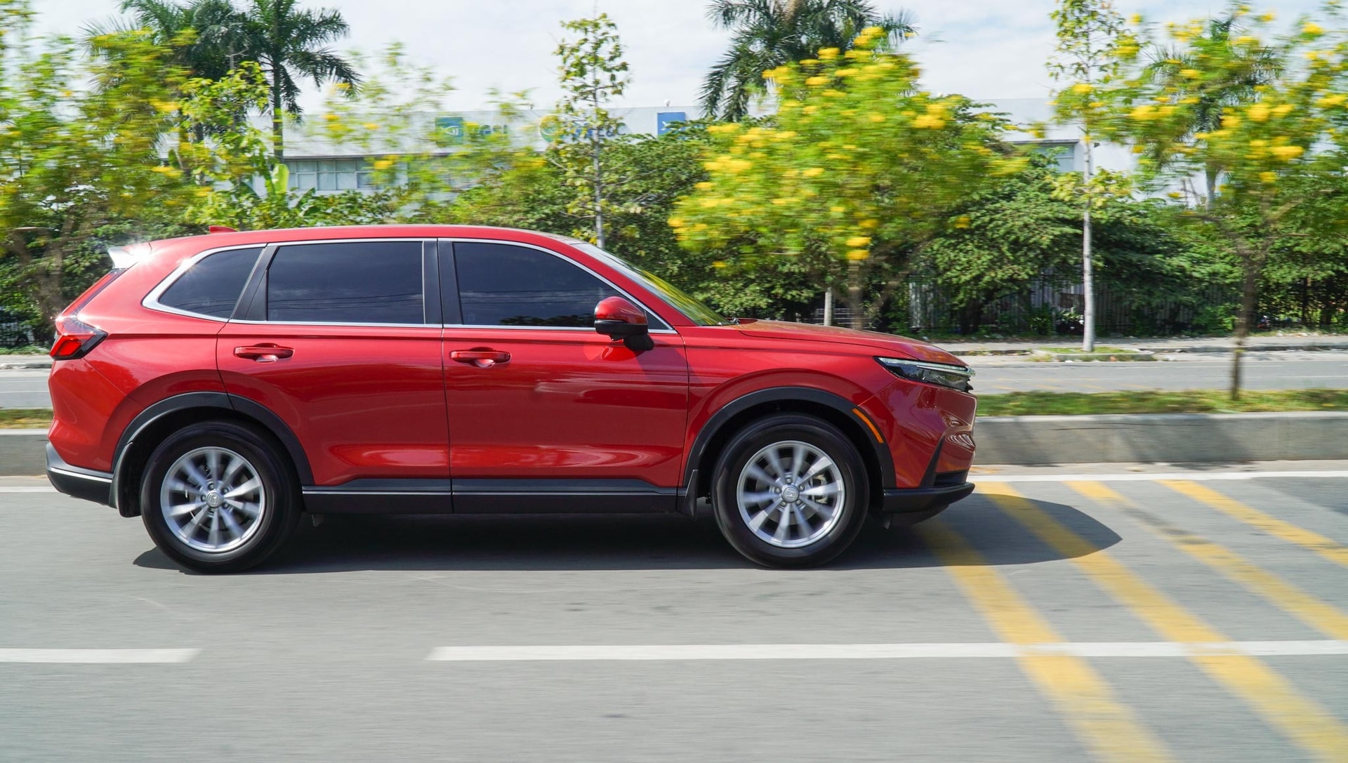 Honda CR-V 2026 bản xăng bổ sung trang bị, giá từ 1,039 tỷ đồng - 2