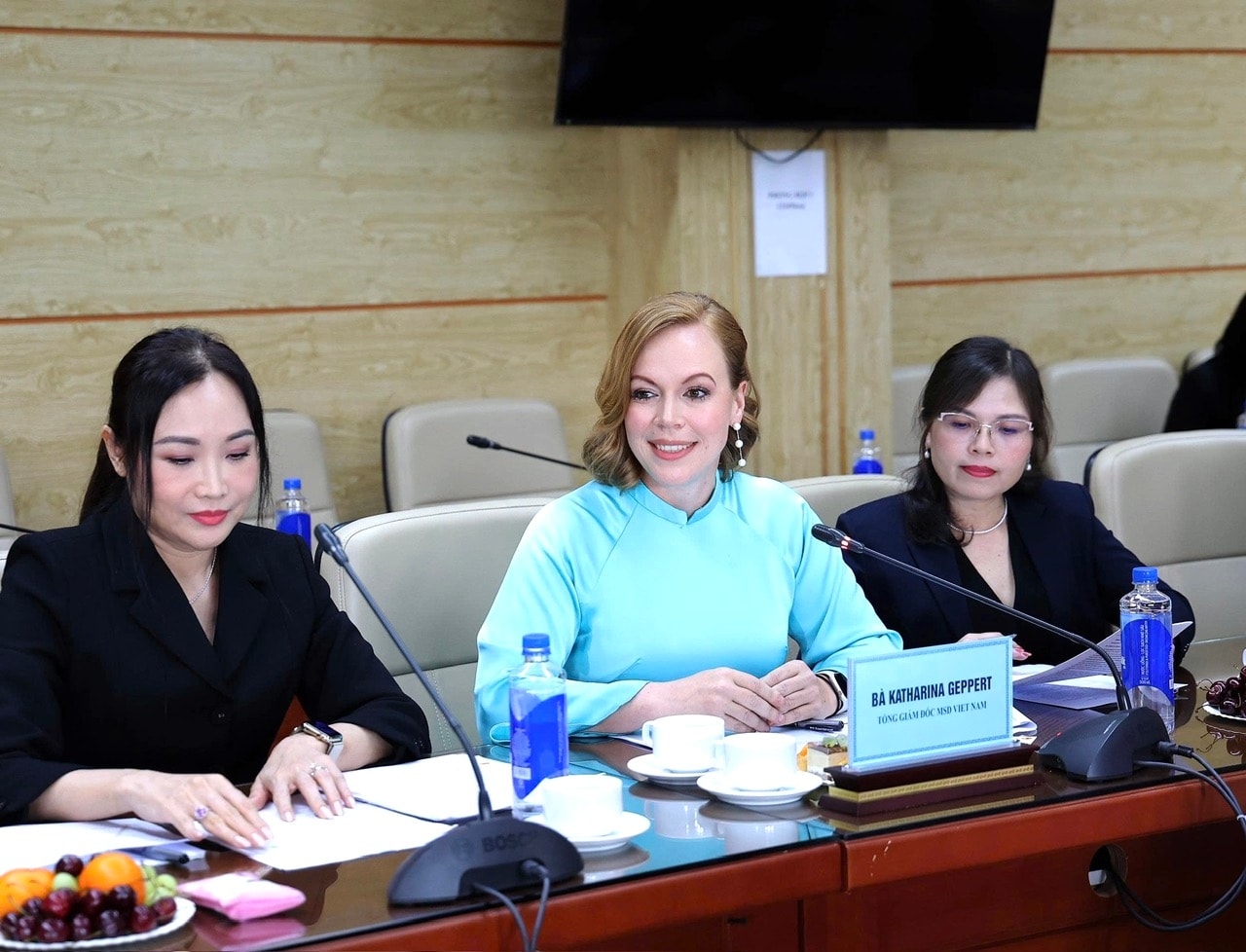Bộ trưởng Đào Hồng Lan tiếp và làm việc với Chủ tịch khu vực châu Á - Thái Bình Dương của MSD- Ảnh 4.