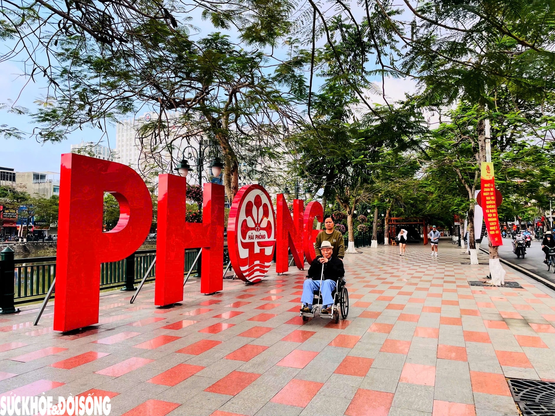 Hải Phòng tháo dỡ ki - ốt mục ruỗng ven hồ Tam Bạc để đảm bảo an toàn cho người dân- Ảnh 6.