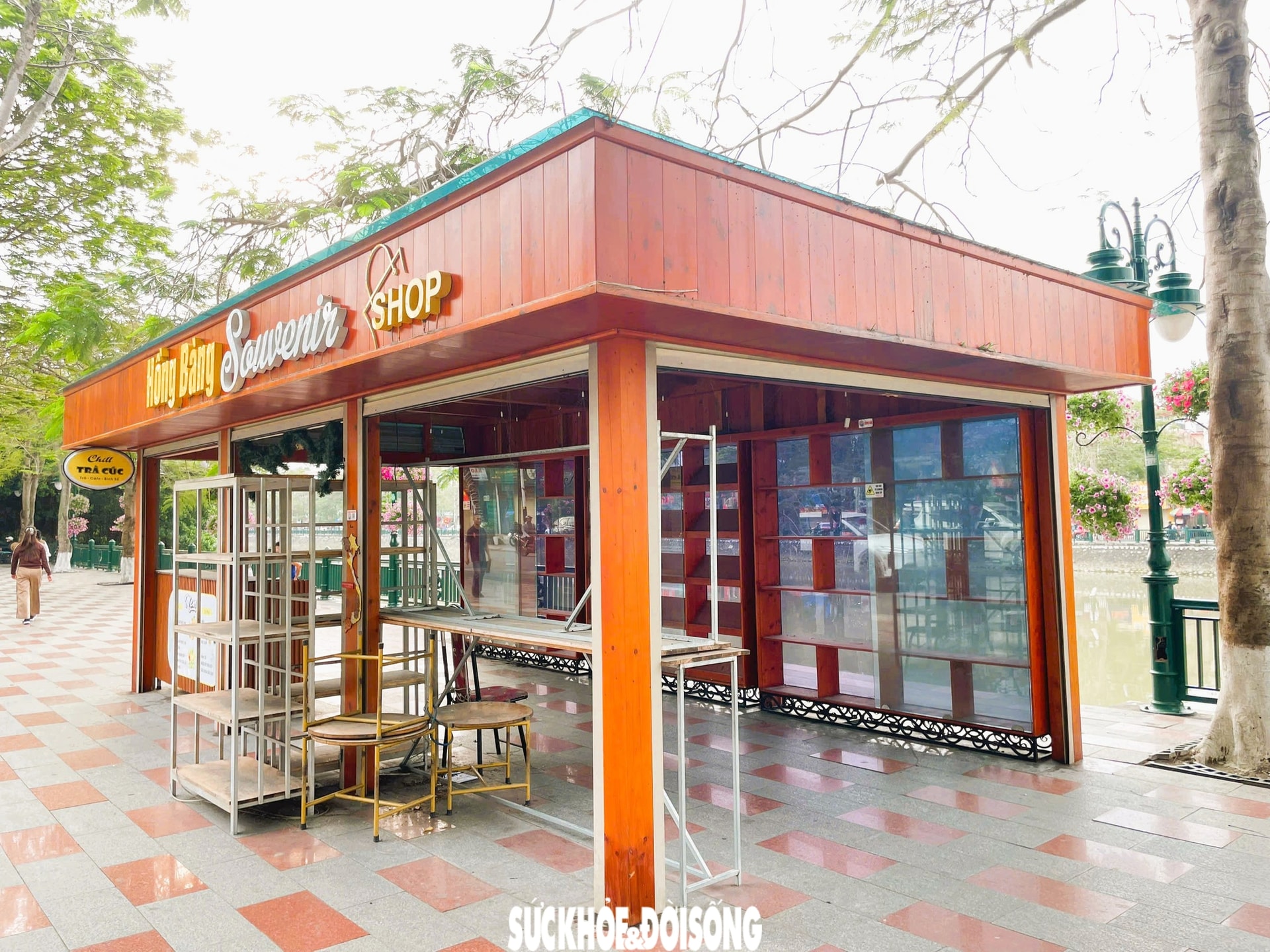 Hải Phòng tháo dỡ ki - ốt mục ruỗng ven hồ Tam Bạc để đảm bảo an toàn cho người dân- Ảnh 3.