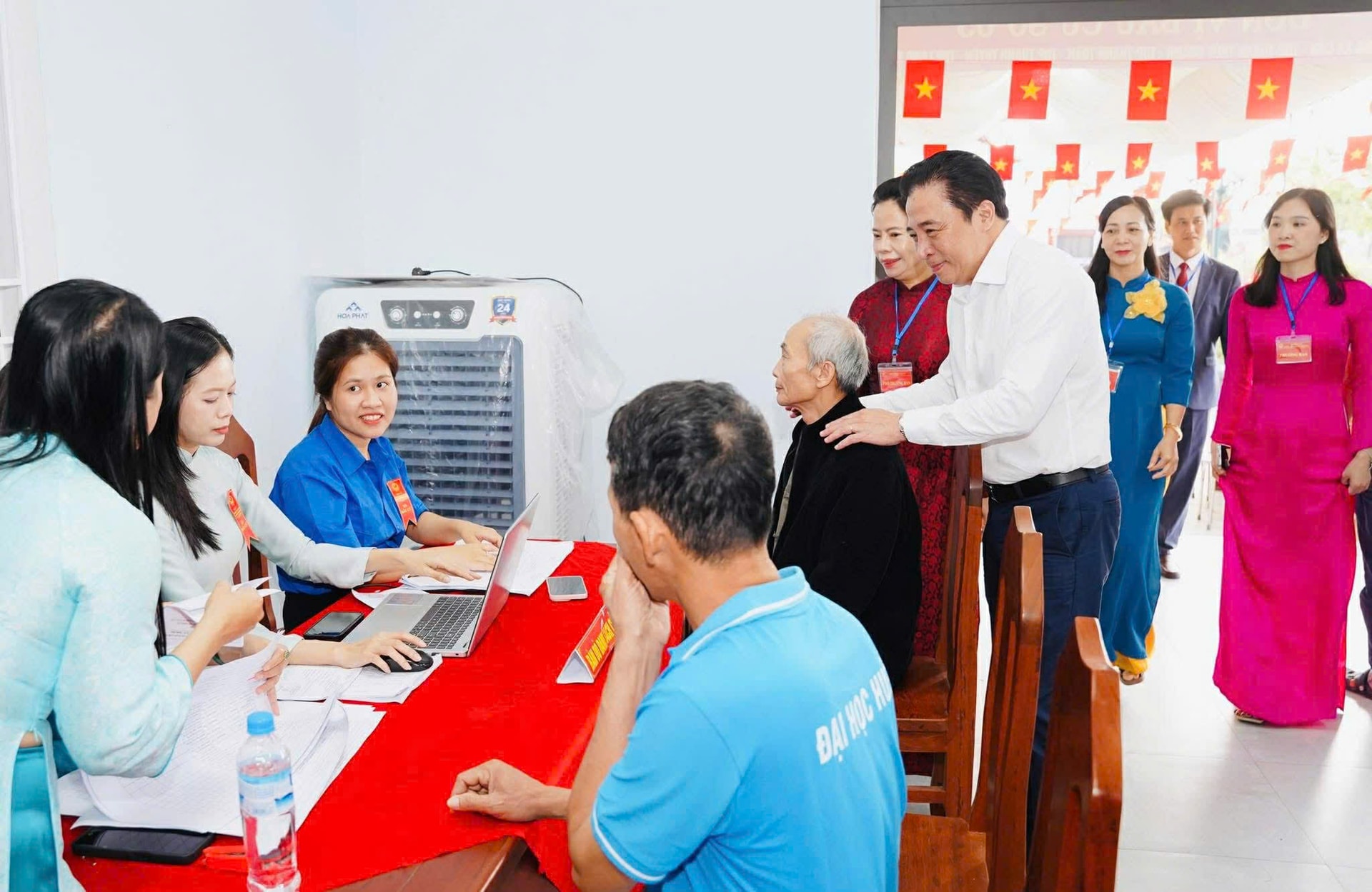 Huế công bố kết quả bầu cử và danh sách trúng cử đại biểu HĐND thành phố- Ảnh 1.