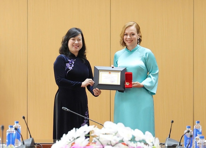 Bộ trưởng Đào Hồng Lan tiếp và làm việc với Chủ tịch khu vực châu Á - Thái Bình Dương của MSD- Ảnh 12.