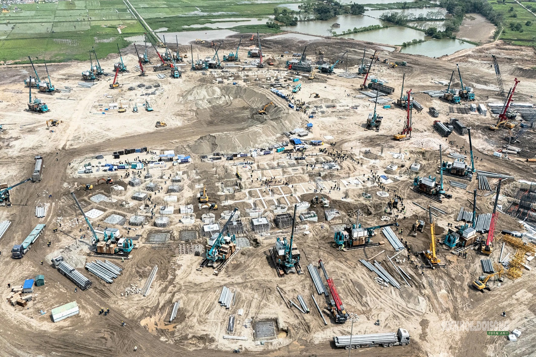 'Siêu sân' Trống Đồng 135.000 chỗ vươn mình từ cánh đồng ngoại thành- Ảnh 4.