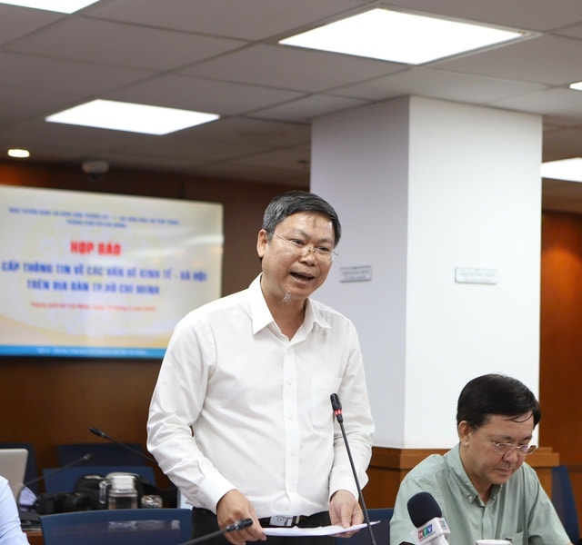 TPHCM khuyến khích phát triển điện mặt trời mái nhà, hướng tới đô thị xanh, bền vững- Ảnh 1.