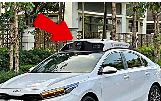 Lực lượng chức năng sử dụng xe hóa trang trên cao tốc để giám sát, ghi nhận vi phạm bằng thiết bị kỹ thuật. Tài xế có thể bị xử phạt từ hình ảnh do phương tiện chạy bên cạnh ghi lại. Lực lượng chức năng sử dụng xe hóa trang trên cao tốc để giám sát, ghi nhận vi phạm bằng thiết bị kỹ thuật. Tài xế có thể bị xử phạt từ hình ảnh do phương tiện chạy bên cạnh ghi lại.