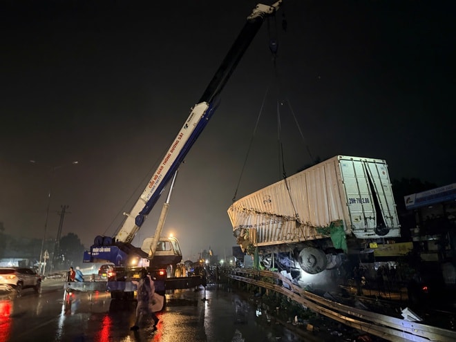 Liên tiếp xảy ra tai nạn đường sắt, Cục CSGT khuyến cáo những điều này- Ảnh 2. Liên tiếp xảy ra tai nạn đường sắt, Cục CSGT khuyến cáo những điều này- Ảnh 2.