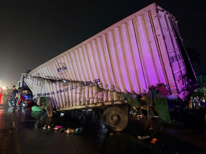 Liên tiếp xảy ra tai nạn đường sắt, Cục CSGT khuyến cáo những điều này- Ảnh 3. Liên tiếp xảy ra tai nạn đường sắt, Cục CSGT khuyến cáo những điều này- Ảnh 3.