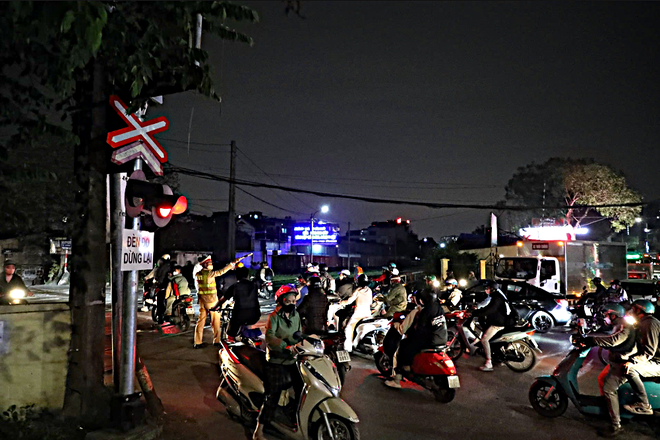 Liên tiếp xảy ra tai nạn đường sắt, Cục CSGT khuyến cáo những điều này- Ảnh 7. Liên tiếp xảy ra tai nạn đường sắt, Cục CSGT khuyến cáo những điều này- Ảnh 7.