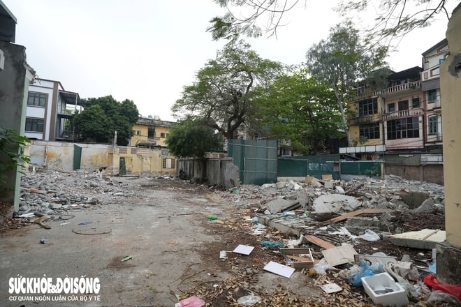 Giải tỏa 2 bãi xe làm dự án đường Vành đai 2,5 - Ảnh 1.