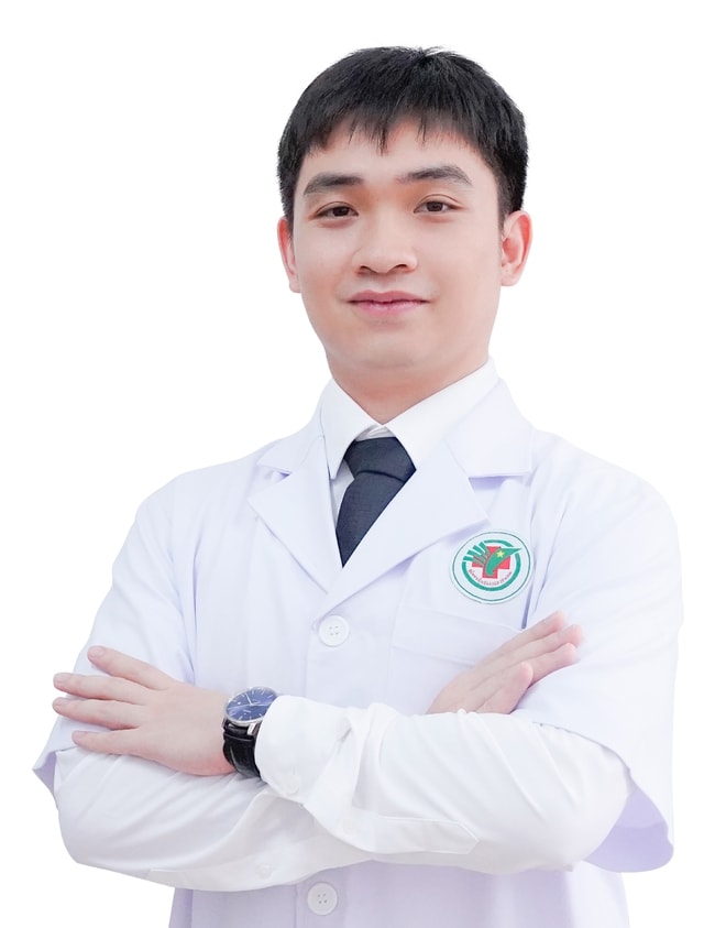 Giám đốc Sở Y tế Nghệ An tặng giấy khen 2 bác sĩ cứu người ngã quỵ ở sân thể thao- Ảnh 2. Giám đốc Sở Y tế Nghệ An tặng giấy khen 2 bác sĩ cứu người ngã quỵ ở sân thể thao- Ảnh 2.