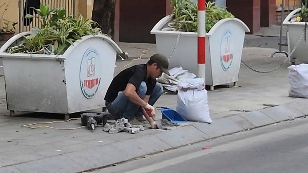 ‘Giải cứu’ vỉa hè, trả lại không gian an toàn trước cổng trường học- Ảnh 3. ‘Giải cứu’ vỉa hè, trả lại không gian an toàn trước cổng trường học- Ảnh 3.