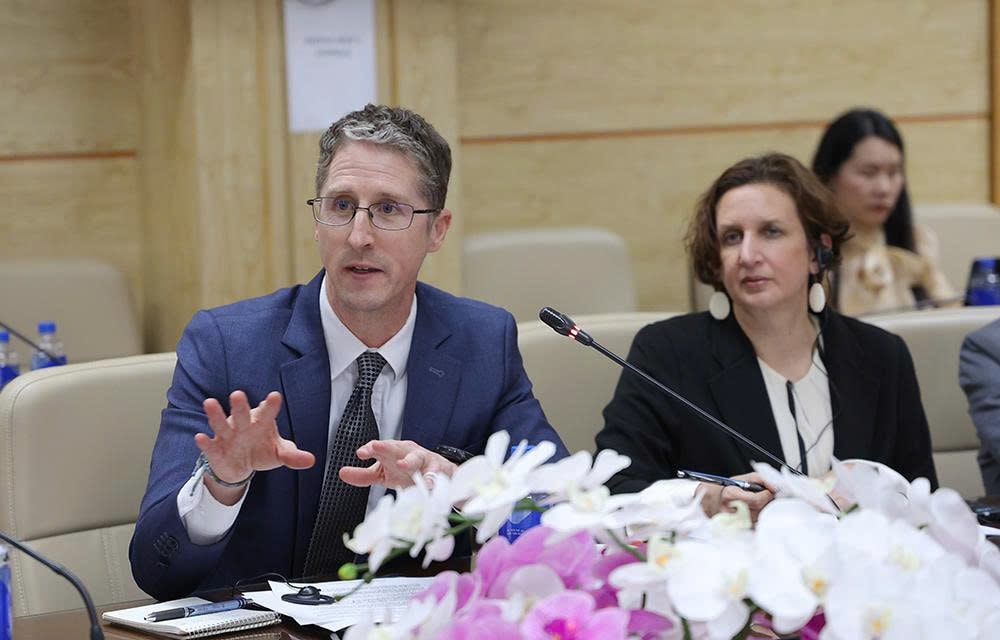 Bộ trưởng Đào Hồng Lan tiếp, làm việc với Đại biện lâm thời Đại sứ quán Hoa Kỳ tại Việt Nam- Ảnh 3.