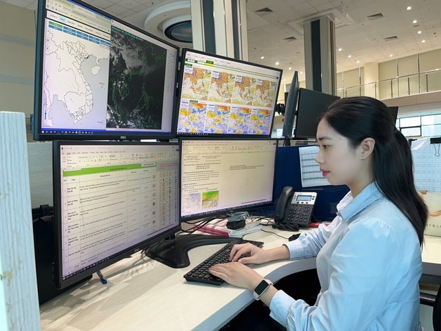 Dự báo viên khí tượng thủy văn sợ nhất câu nói: Nhà nước trả tiền nuôi thế mà...- Ảnh 1. Dự báo viên khí tượng thủy văn sợ nhất câu nói: Nhà nước trả tiền nuôi thế mà...- Ảnh 1.