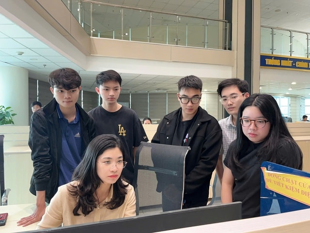 Dự báo viên khí tượng thủy văn sợ nhất câu nói: Nhà nước trả tiền nuôi thế mà...- Ảnh 3. Dự báo viên khí tượng thủy văn sợ nhất câu nói: Nhà nước trả tiền nuôi thế mà...- Ảnh 3.