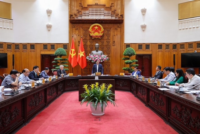 Thủ tướng: Mở rộng diện mua nhà ở xã hội, nâng trần thu nhập lên 50 triệu đồng/tháng- Ảnh 1. Thủ tướng: Mở rộng diện mua nhà ở xã hội, nâng trần thu nhập lên 50 triệu đồng/tháng- Ảnh 1.