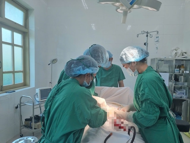 Y, bác sĩ vùng cao cứu sống sản phụ chửa ngoài tử cung đã vỡ- Ảnh 1. Y, bác sĩ vùng cao cứu sống sản phụ chửa ngoài tử cung đã vỡ- Ảnh 1.