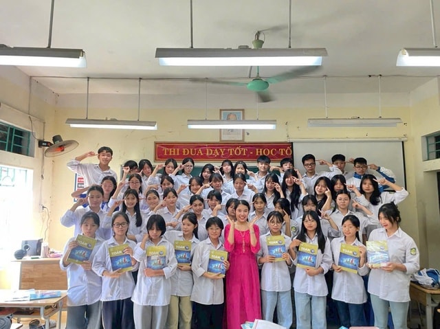 Hà Nội thông tin lộ trình gỡ vướng thu nhập tăng thêm cho giáo viên- Ảnh 1.