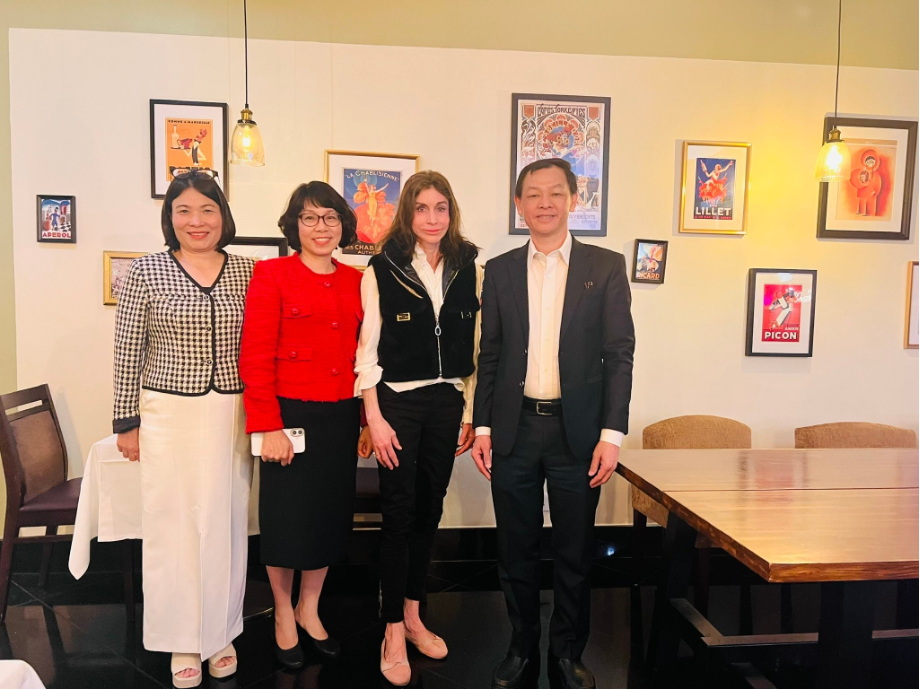 Thứ trưởng Nguyễn Tri Thức và đoàn công tác Bộ Y tế thăm, làm việc tại Vương quốc Anh- Ảnh 6.