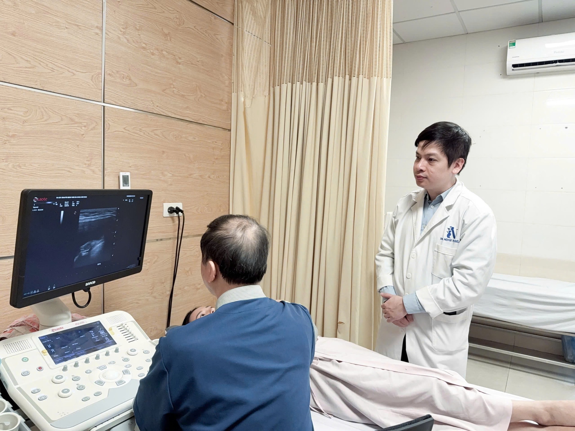 Người phụ nữ tá hoả vì túi ngực vỡ vụn sau 5 năm dù không có cảm giác đau- Ảnh 2.