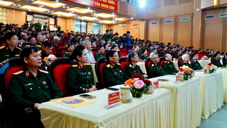 Ở bất kỳ cương vị nào, các thế hệ thầy thuốc, thầy giáo quân y luôn tận tụy phục vụ bộ đội và nhân dân- Ảnh 5. Ở bất kỳ cương vị nào, các thế hệ thầy thuốc, thầy giáo quân y luôn tận tụy phục vụ bộ đội và nhân dân- Ảnh 5.