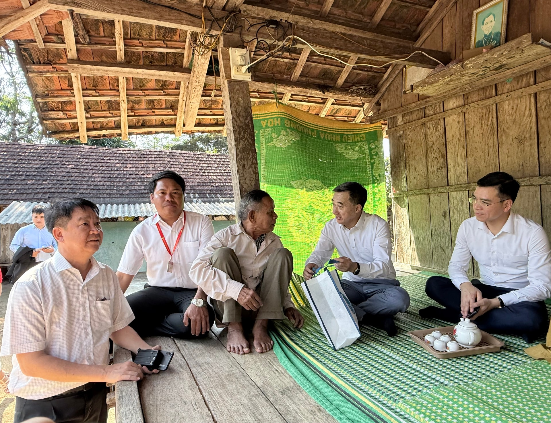 Lan tỏa tinh thần phụng sự vì sức khỏe nhân dân từ vùng đất mang tên liệt sĩ, bác sĩ Đặng Thùy Trâm- Ảnh 17.