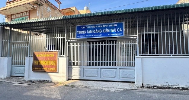 Bắt 3 cán bộ, nhân viên Trung tâm đăng kiểm tàu cá Lâm Đồng- Ảnh 1.