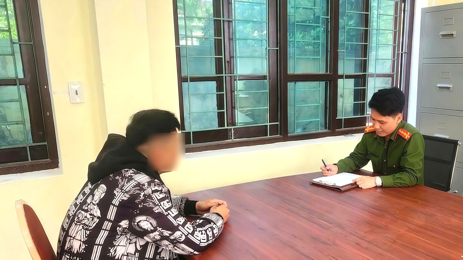 Con trai mang xe máy điện đi 'cắm', bố lên phường trình báo Công an bị cướp- Ảnh 1.