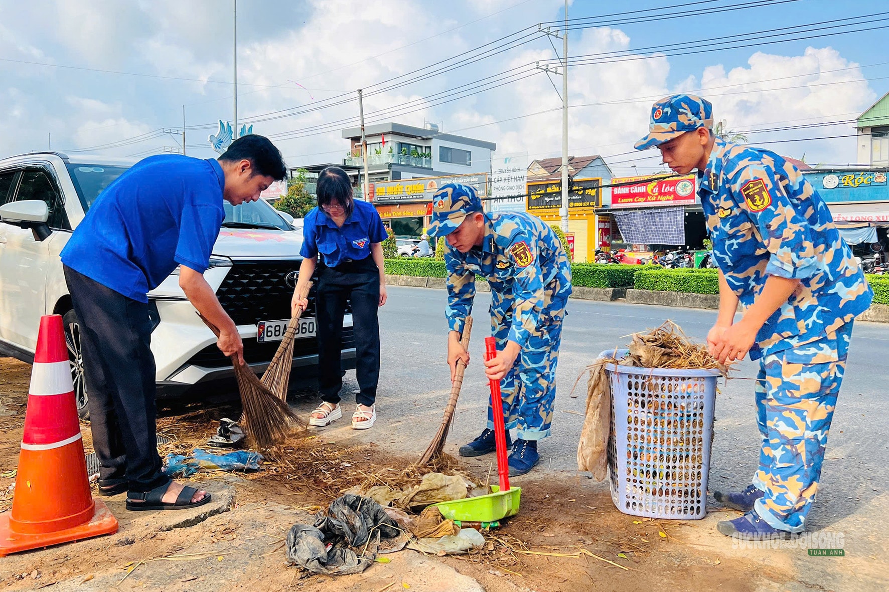 Tuổi trẻ Vùng 5 Hải quân hưởng ứng 'Ngày Chủ nhật xanh'- Ảnh 3.