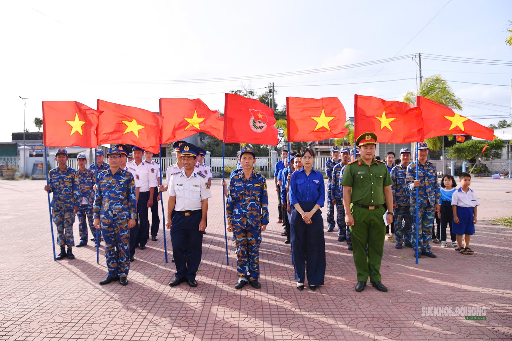 Tuổi trẻ Vùng 5 Hải quân hưởng ứng 'Ngày Chủ nhật xanh'- Ảnh 1.