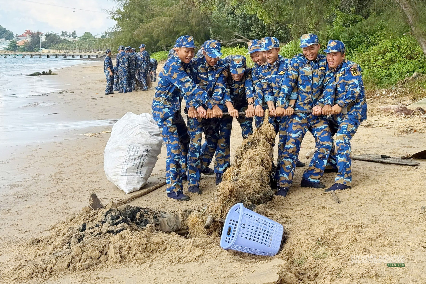 Tuổi trẻ Vùng 5 Hải quân hưởng ứng 'Ngày Chủ nhật xanh'- Ảnh 4.