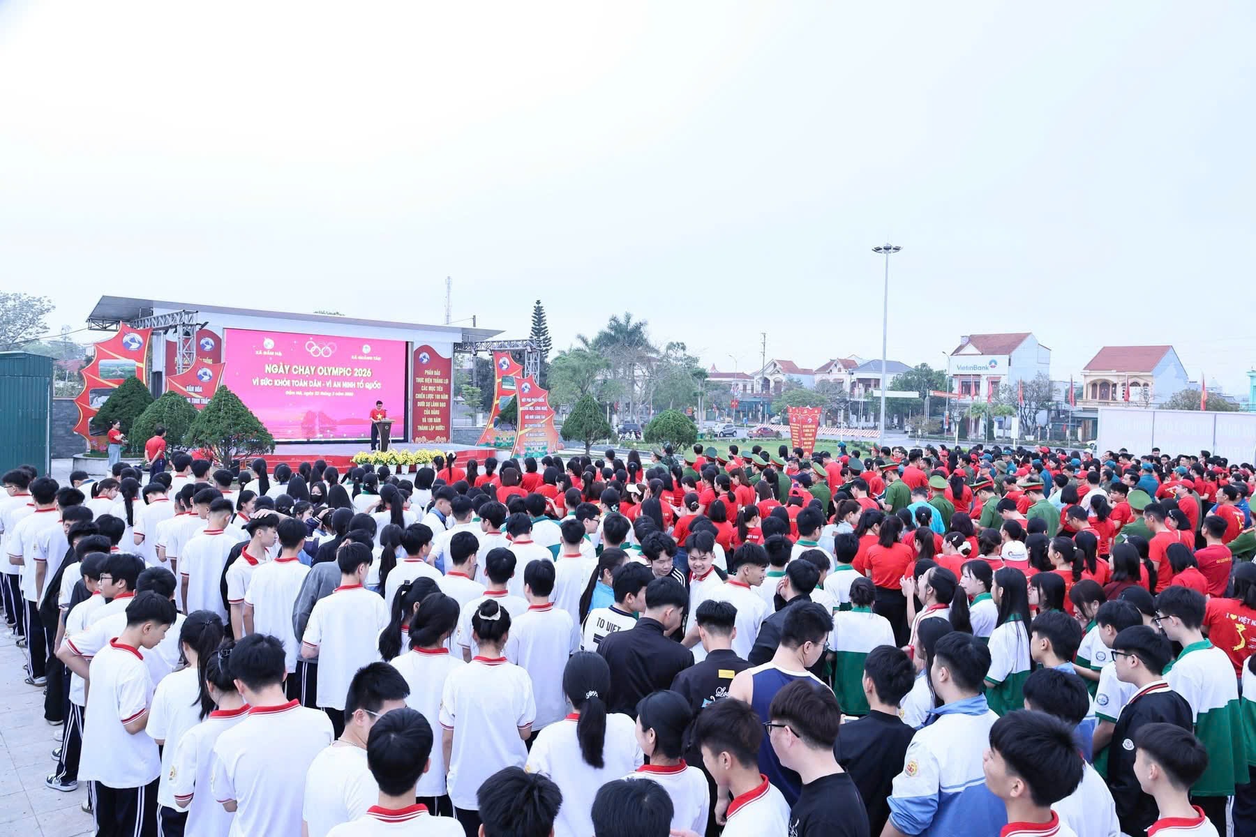Hơn 34.000 người ở Quảng Ninh tham gia Ngày chạy Olympic 2026- Ảnh 12. Hơn 34.000 người ở Quảng Ninh tham gia Ngày chạy Olympic 2026- Ảnh 12.
