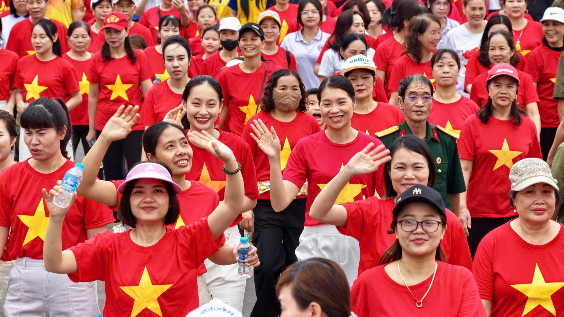 Hơn 34.000 người ở Quảng Ninh tham gia Ngày chạy Olympic 2026- Ảnh 6. Hơn 34.000 người ở Quảng Ninh tham gia Ngày chạy Olympic 2026- Ảnh 6.