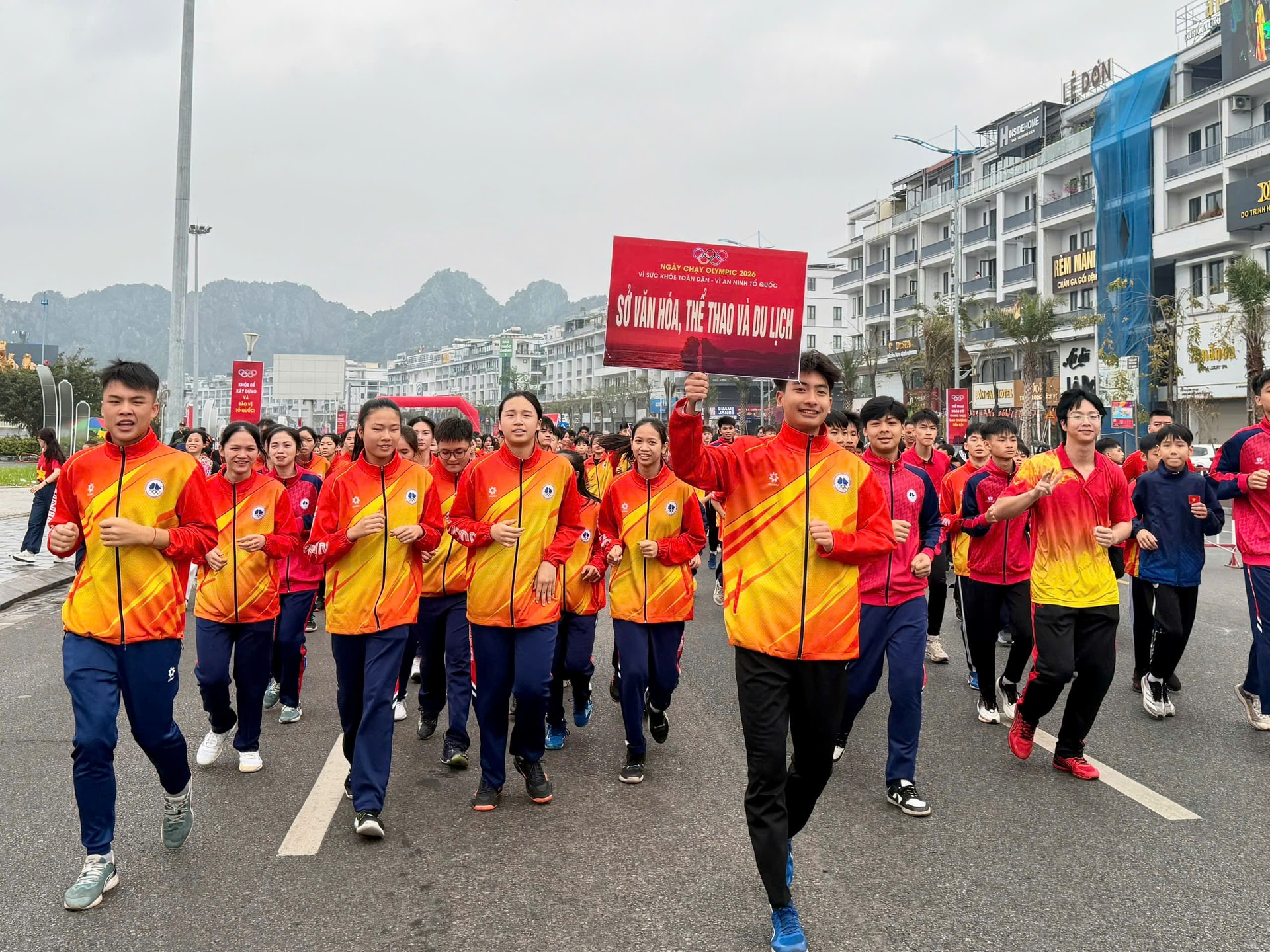 Hơn 34.000 người ở Quảng Ninh tham gia Ngày chạy Olympic 2026- Ảnh 10. Hơn 34.000 người ở Quảng Ninh tham gia Ngày chạy Olympic 2026- Ảnh 10.
