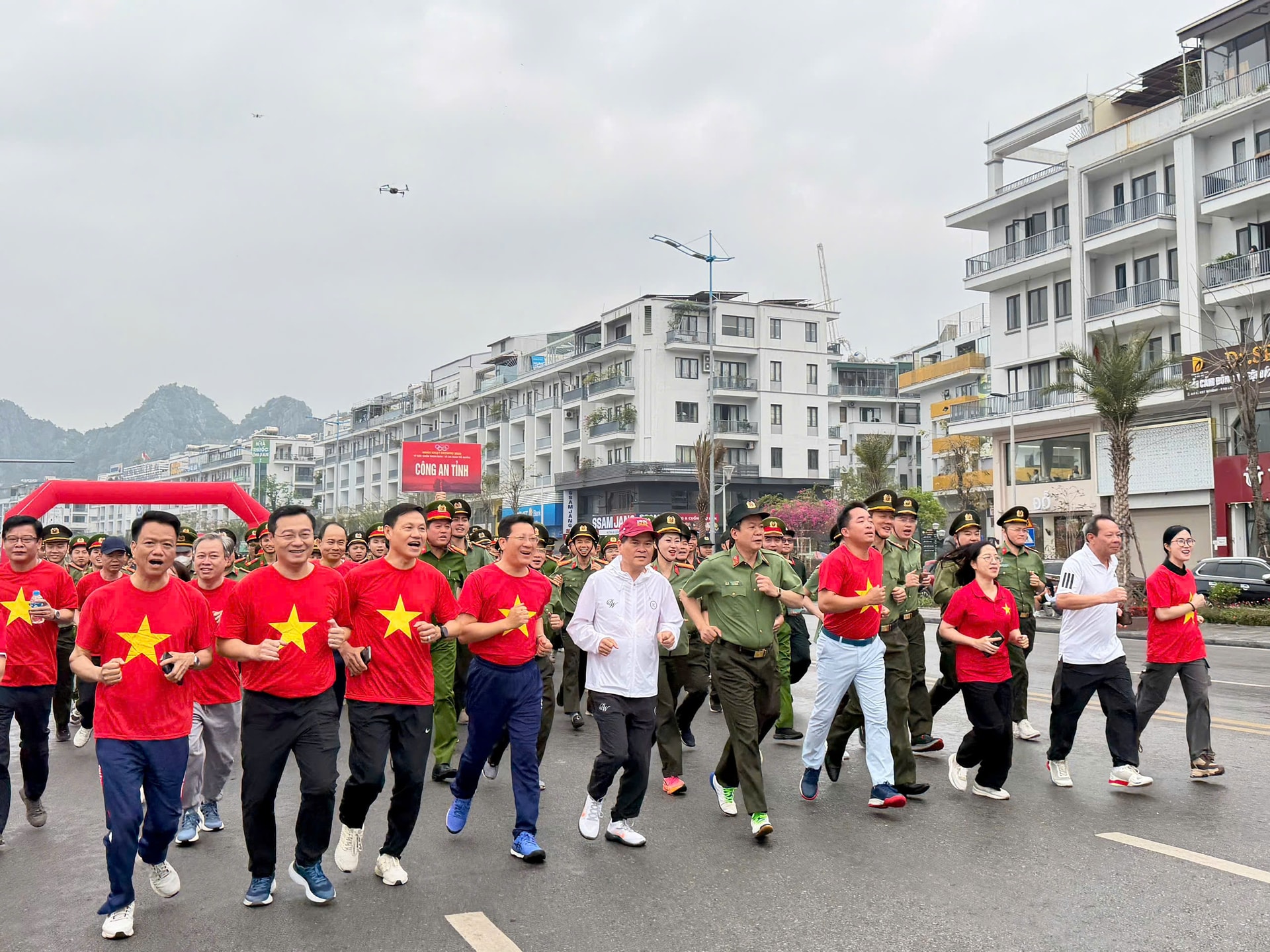Hơn 34.000 người ở Quảng Ninh tham gia Ngày chạy Olympic 2026- Ảnh 7. Hơn 34.000 người ở Quảng Ninh tham gia Ngày chạy Olympic 2026- Ảnh 7.