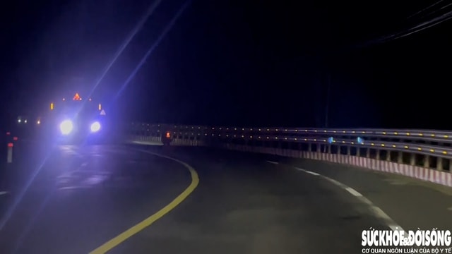 Đường đèo Cổ Mã thiếu đèn chiếu sáng, nhiều người dân lo mất an toàn- Ảnh 2.