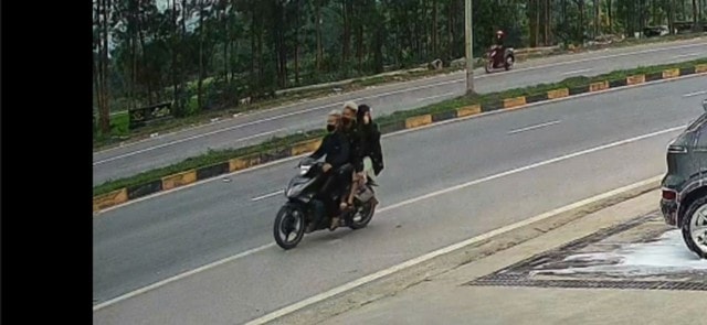 Xin lại biển số xe bị cướp, nam thanh niên mất nốt xe máy- Ảnh 1.