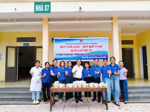 Nam bác sĩ trẻ vừa cầm dao mổ, vừa 'giữ lửa' phong trào ở tuyến cơ sở- Ảnh 3.