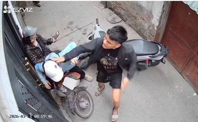 Công an Hà Nội xác minh vụ người phụ nữ bị hành hung trong ngõ 219 Định Công Thượng- Ảnh 2.