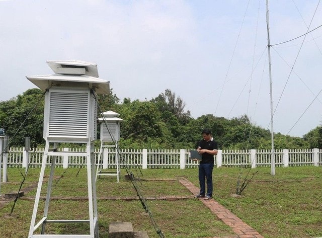 Cả nước có gần 3000 trạm khí tượng theo dõi cảnh báo thời tiết, thiên tai- Ảnh 1. Cả nước có gần 3000 trạm khí tượng theo dõi cảnh báo thời tiết, thiên tai- Ảnh 1.