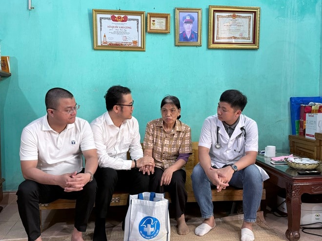 Khám bệnh, tặng quà miễn phí 'Vì một Việt Nam khoẻ mạnh hơn' cho 500 người dân Vĩnh Bảo - Hải Phòng- Ảnh 8. Khám bệnh, tặng quà miễn phí 'Vì một Việt Nam khoẻ mạnh hơn' cho 500 người dân Vĩnh Bảo - Hải Phòng- Ảnh 8.