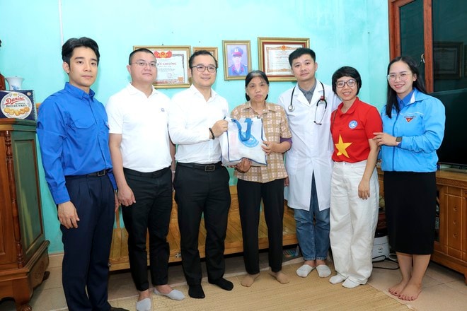 Khám bệnh, tặng quà miễn phí 'Vì một Việt Nam khoẻ mạnh hơn' cho 500 người dân Vĩnh Bảo - Hải Phòng- Ảnh 10. Khám bệnh, tặng quà miễn phí 'Vì một Việt Nam khoẻ mạnh hơn' cho 500 người dân Vĩnh Bảo - Hải Phòng- Ảnh 10.