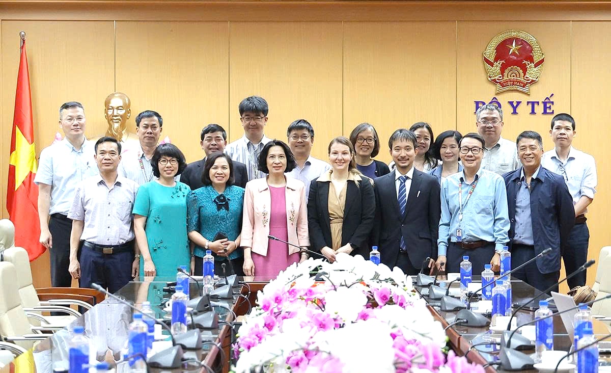 Bộ Y tế mong muốn GAVI tiếp tục ủng hộ, hỗ trợ mở rộng tiếp cận nguồn vắc xin, đặc biệt là vắc xin mới- Ảnh 8.
