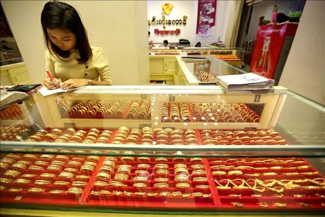 Vàng đảo chiều tăng gần 2 triệu đồng/lượng sau 2 giờ mở cửa- Ảnh 5.