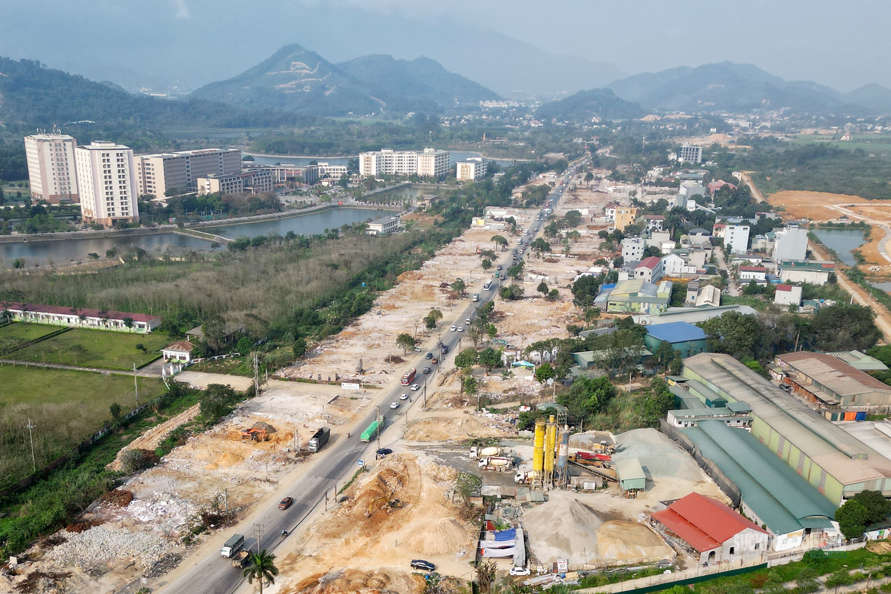 Công trường tuyến nối Đại lộ Thăng Long - Hòa Bình tăng tốc- Ảnh 3. Công trường tuyến nối Đại lộ Thăng Long - Hòa Bình tăng tốc- Ảnh 3.